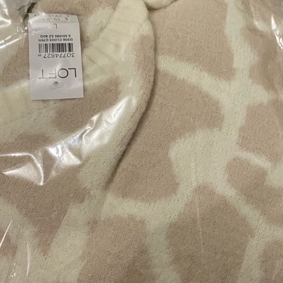 LOFT Animal Print Zebra Fuzzy Sweater Large Cream White NWT - Picture 5 of 7